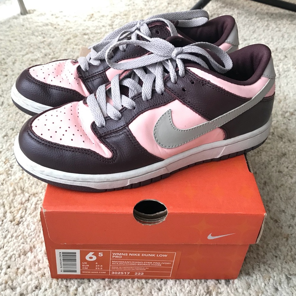 Women’s Nike Dunk Low 6.5